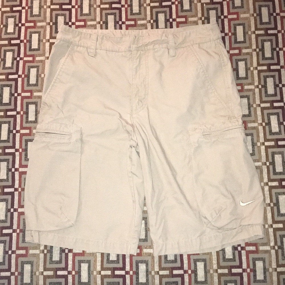 Men’s Nike Khaki Cargo Shorts Waist 30